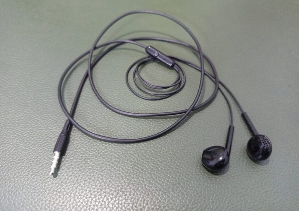 会議のイヤホン